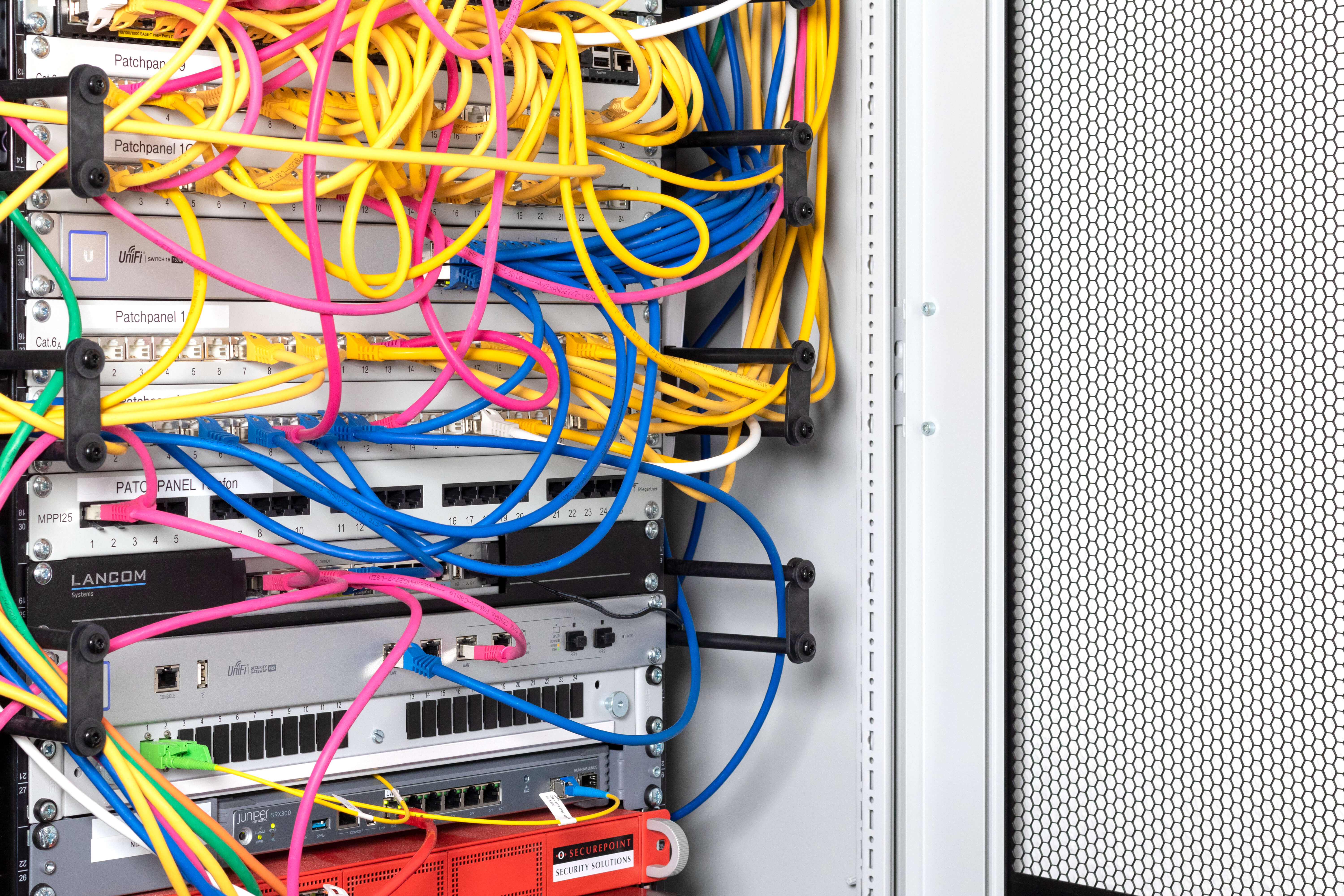 kabel-server.jpg